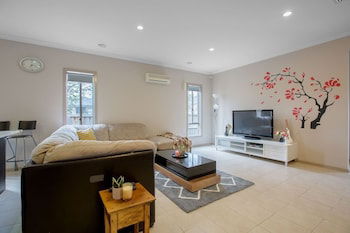 Gorgeous 4BR Home In Point Cook - Stayed 0