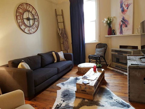 Cute Cottage On Byng Walk To Town & Pet Friendly - Stayed 2