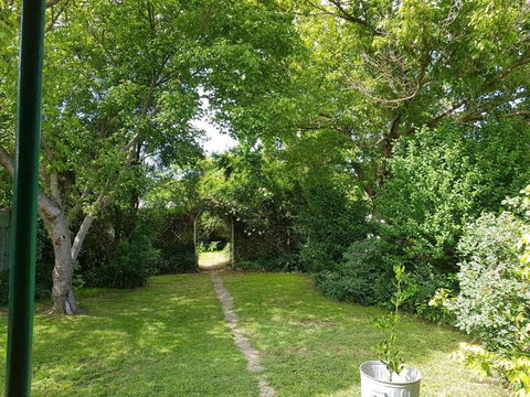 Cute Cottage On Byng Walk To Town & Pet Friendly - Stayed 1
