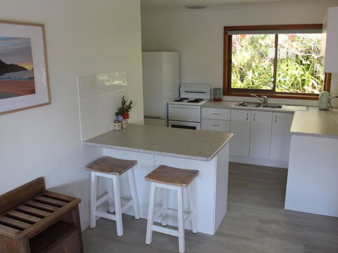 Wreck Beach Cottage At Shoal Bay - Stays Accommodation 3