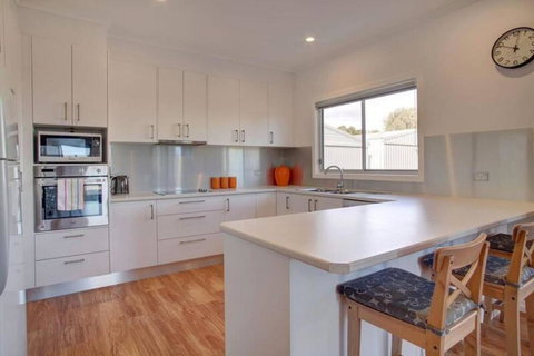 Grey On The Bay - Stayed 6