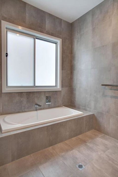 Grey On The Bay - Stayed 2