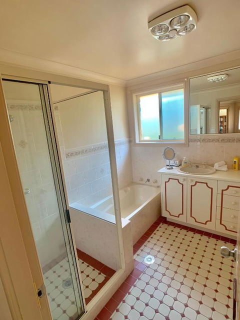 Tidy Home In A Leafy Suburb Great Location - Stayed 3