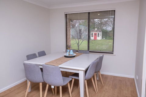 42 Rosemary Lane Â· Central Orange Spacious Family Home Quiet Lane - Stayed 2