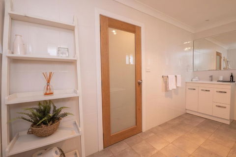 42 Rosemary Lane Â· Central Orange Spacious Family Home Quiet Lane - Stayed 7