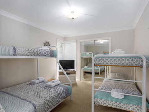 Akarana Beach House :: Jervis Bay Rentals - Stays Accommodation 2