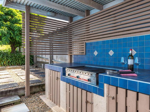 Akarana Beach House :: Jervis Bay Rentals - Stays Accommodation 1