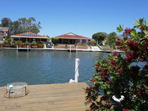 Waterfront Haven With Jetty Mooring & WiFI - Stayed 3