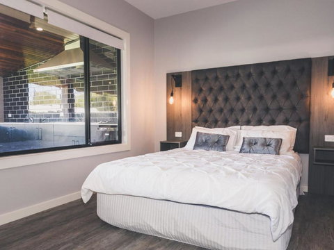 Luxury On Lewis 6 Lewis Road - Stayed 4