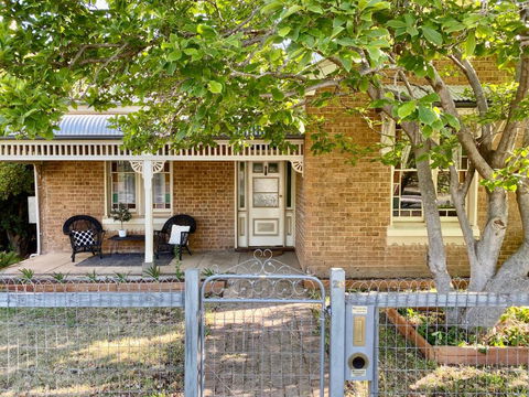 SUMMER HOUSE CENTRAL LOCATION Near PARK - Stayed 7
