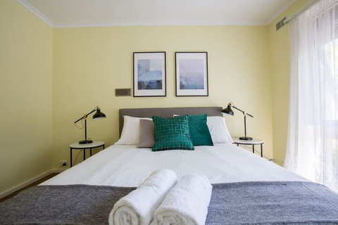 Spacious Comfortable Home In Wheelers Hill+pool - Stayed 1