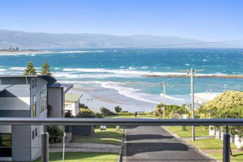 SEA SPECTACULAR Seconds From The Beach! - Stayed 0