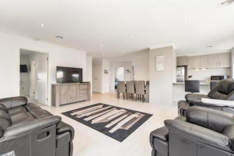 Palmerston - Stays Accommodation 5