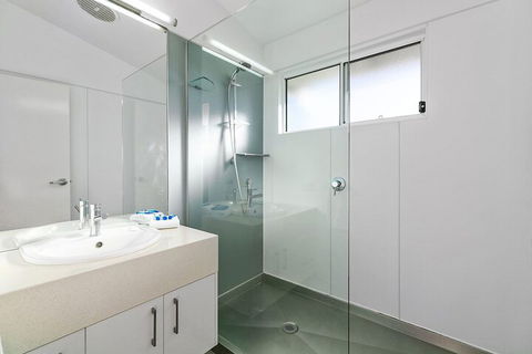 Stunning River House 51 Hilton Esplanade - Stayed 7