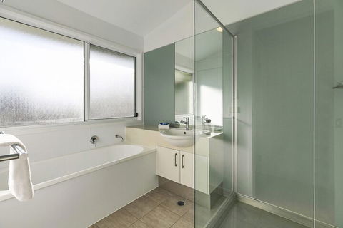 Stunning River House 51 Hilton Esplanade - Stayed 3