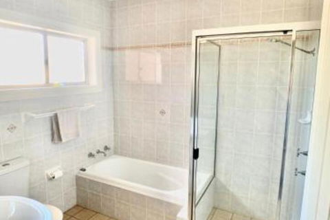 Spacious 2 Bed 2 Bath Villa Central Location Quiet - Stayed 4