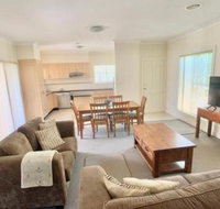Spacious 2 Bed 2 Bath Villa Central Location Quiet - Stays Accommodation