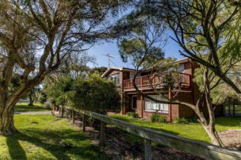 HIP NAUTIC 100 Metres To Beach - Stayed 2