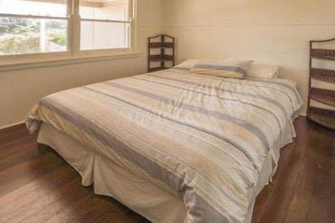 Lockhart Ave 76 - Stayed 4