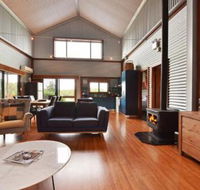 Kelman Cottage tucked away with pool  native wildlife - Stays Accommodation