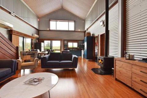 Kelman Cottage Tucked Away With Pool + Native Wildlife - Stays Accommodation 0