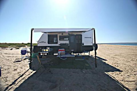 Ningaloo Glamping (caravan Rental Along The Ningaloo Coast) - Stayed 5