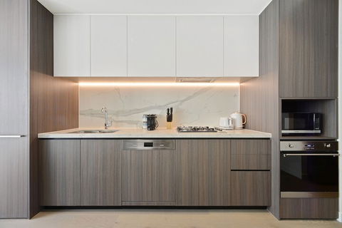 HomeHotel Luxurious High Rise Apt - Stayed 7