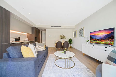 HomeHotel Luxurious High Rise Apt - Stayed 2