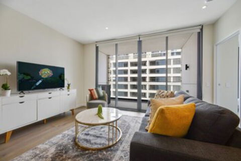 HomeHotel Luxurious High Rise Apt - Stayed 0