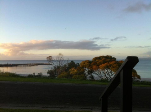 Blue Wren Beach House - Stays Accommodation 4
