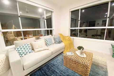 Hope Island Water Front House - Stayed 0
