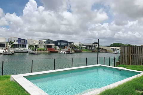 Hope Island Water Front House - Stayed 3