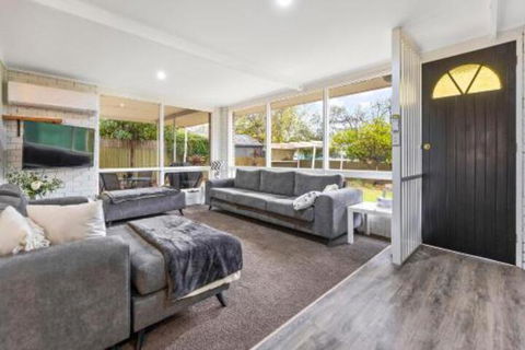 White On Wright Clare - Stayed 5