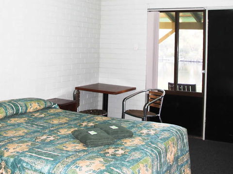 Ravenswood - Stayed 1