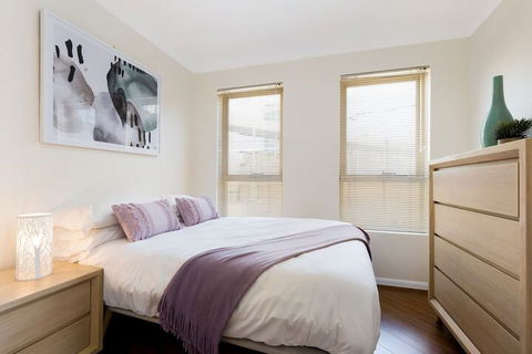 Woolloomooloo Modern Apartment 12 BRK - Stays Accommodation 6