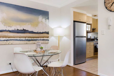 Woolloomooloo Modern Apartment 12 BRK - Stays Accommodation 4