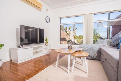 Comfy Denistone 3Bedroom Home (5Min Walk To Train) - Stayed 6