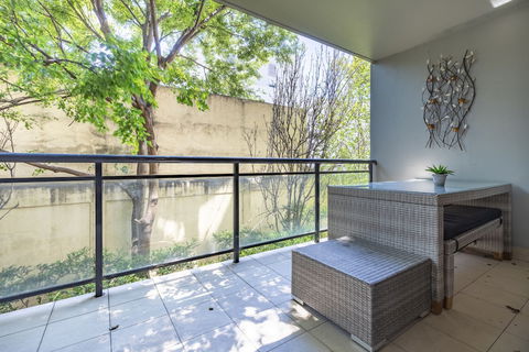 Perfectly Located Apt Rooftop Pool & Spa - Stayed 5