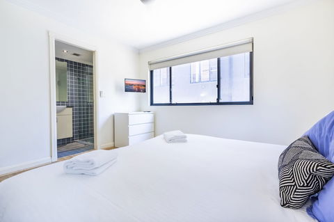 Perfectly Located Apt Rooftop Pool & Spa - Stayed 3