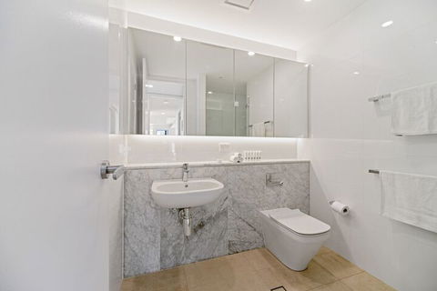 HomeHotel Luxurious Immaculate 3 Bed Apt - Stayed 4
