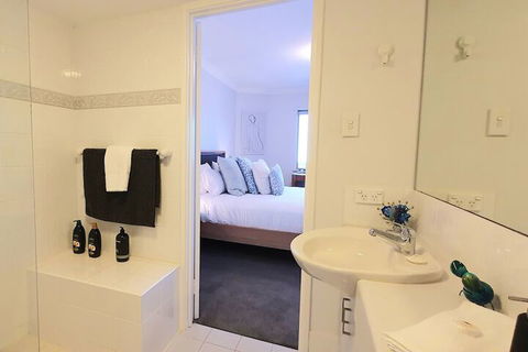 Sandcastles Luxury Retreat Apartment - Stayed 4