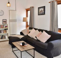 Charming Terrace House on Tree Lined Street - Stayed