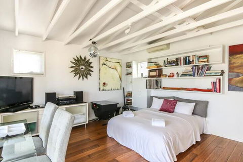 Architecturally Designed Studio 10 Minutes To CBD - Stayed 5
