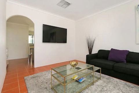 Safe & Secure 2 Bedroom Villa - Stayed 0