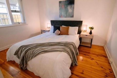 A Wave Away At Glenelg Cosy Unit Near The Beach - Stays Accommodation 2