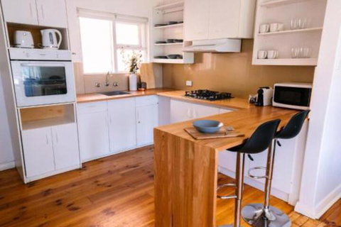 A Wave Away At Glenelg Cosy Unit Near The Beach - Stays Accommodation 5