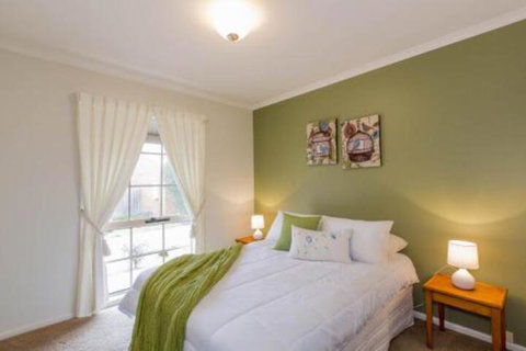 PERFECT On PYMBLE AVE - Stayed 5