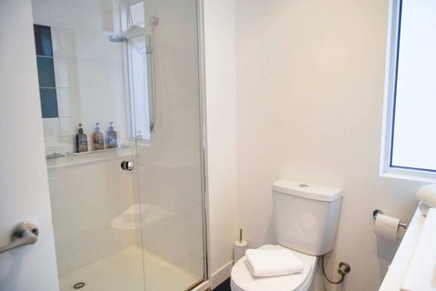 Trendy Modern 2BD Apartment Close To Beach & City - Stayed 5