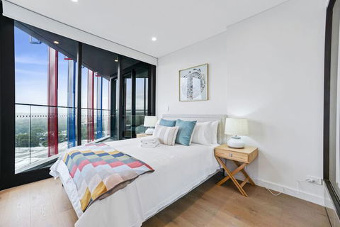 HomeHotel Extreme Luxury Apt Next To Mall & Train - Stayed 3