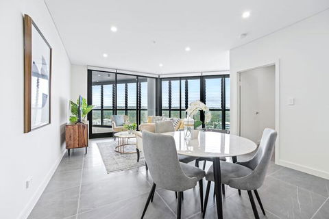 HomeHotel Extreme Luxury Apt Next To Mall & Train - Stayed 5